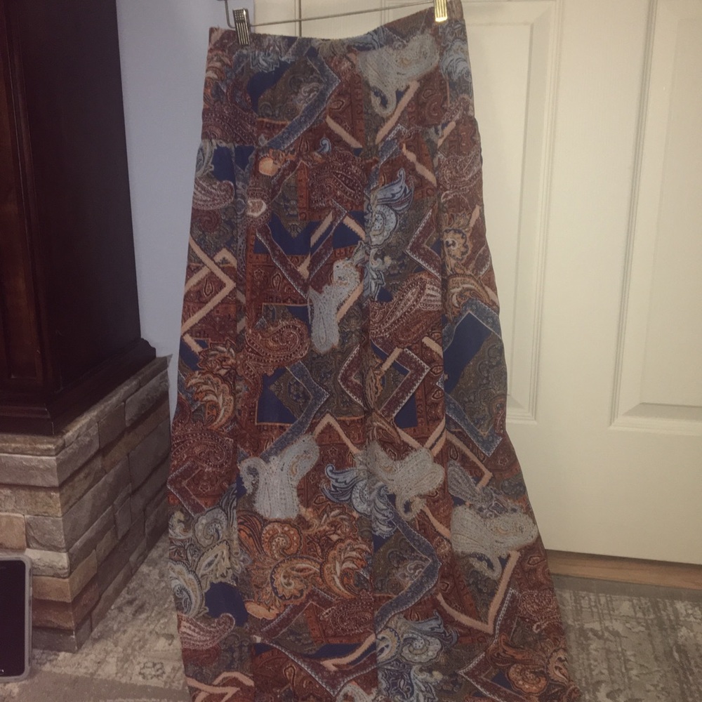 Bohemian long patterned skirt
